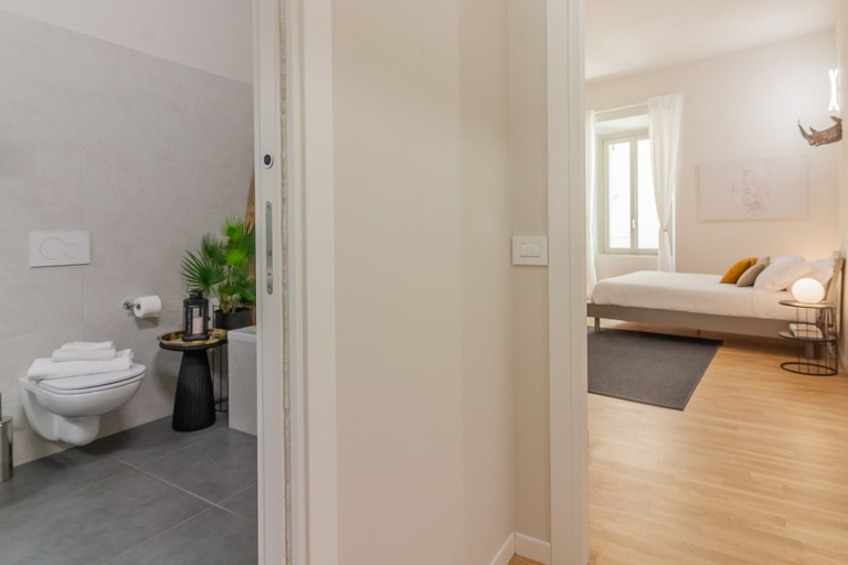 Room 2, A Night At the Museum - Lake Como, Lecco