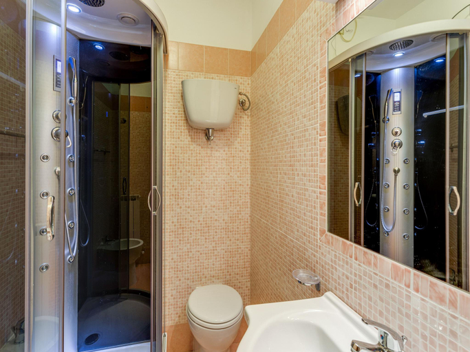 Bathroom 3, Holiday Home in Assisi near Monte Subasio, Perugia