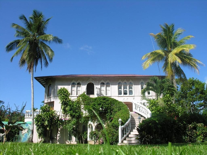 Exterior & Views 2, Banana Bank Lodge