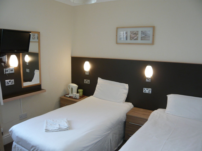 Bedroom 2, Dutchman Hotel, Blackpool