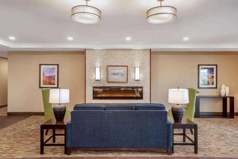 Public Area 2, Comfort Inn Suites Winchester, Frederick