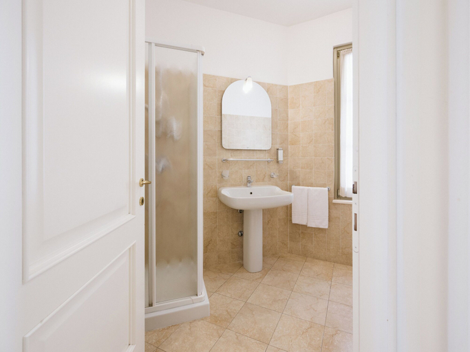 Bathroom 5, Centro Paolo VI, Brescia