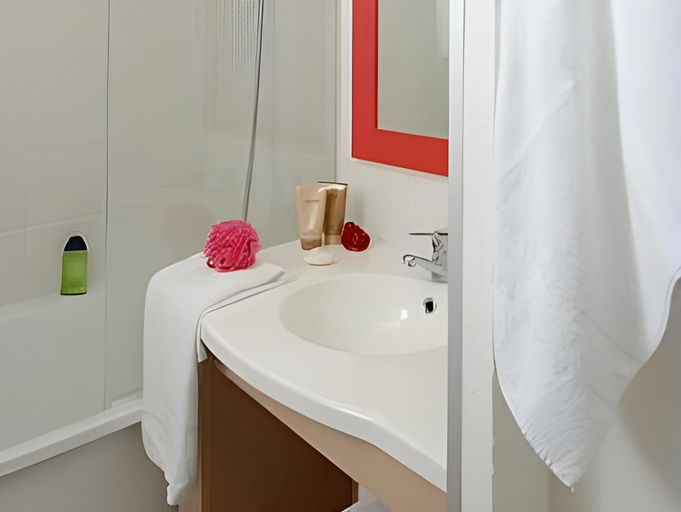 Bathroom 4, Residence Pierre & Vacances Les Embruns, Calvados