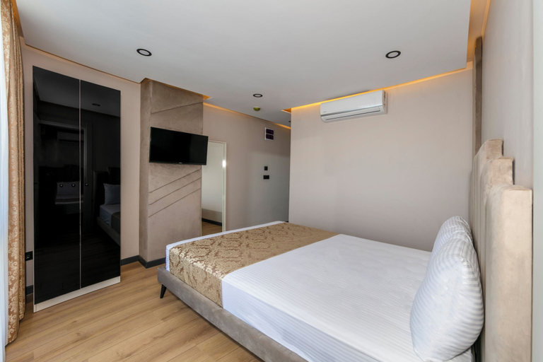Bedroom 5, Hilltown Airport Hotel, Arnavutkoy