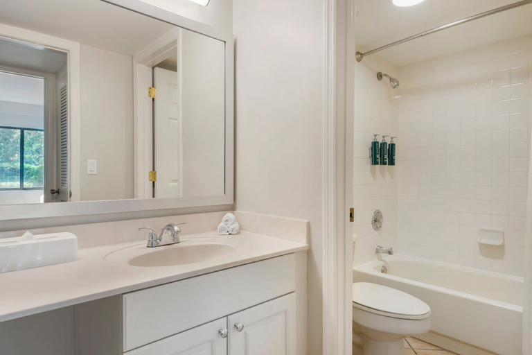 Bathroom 3, Parkway International Resort by Coolvacay, Osceola