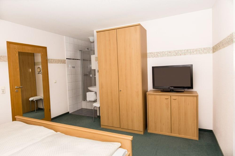 Bedroom 2, Hotel Roeb, Düren
