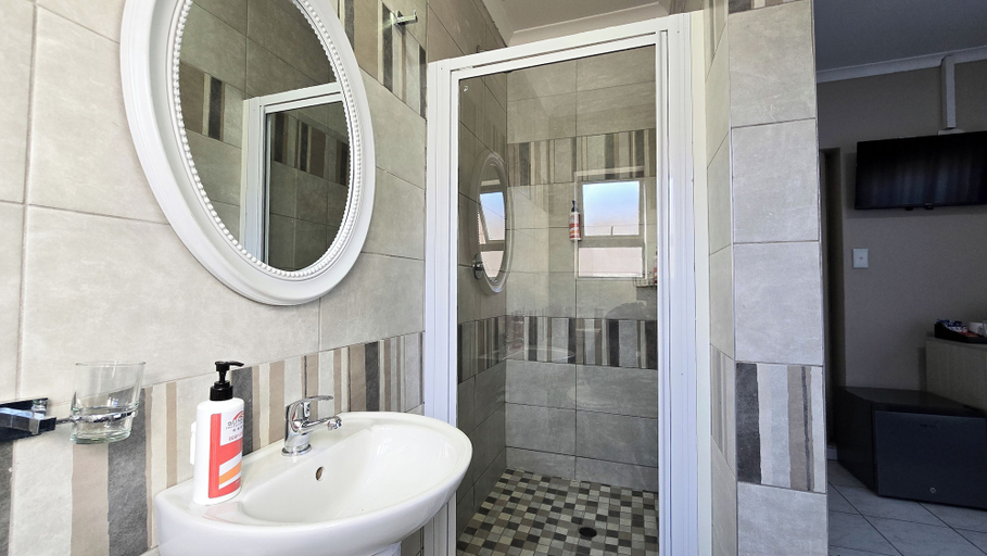 Bathroom 3, Sunset Events and Accommodation, Nelson Mandela Bay