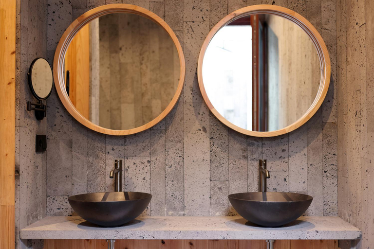 Bathroom, Pico Vineyards, Madalena