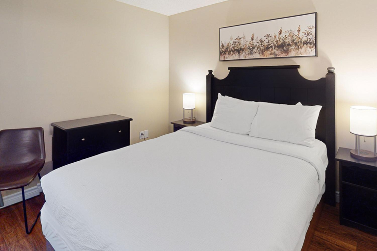 Bedroom 3, Ground Level, Mtnside w/ Pool, Hot Tub, Tennis!, Grey