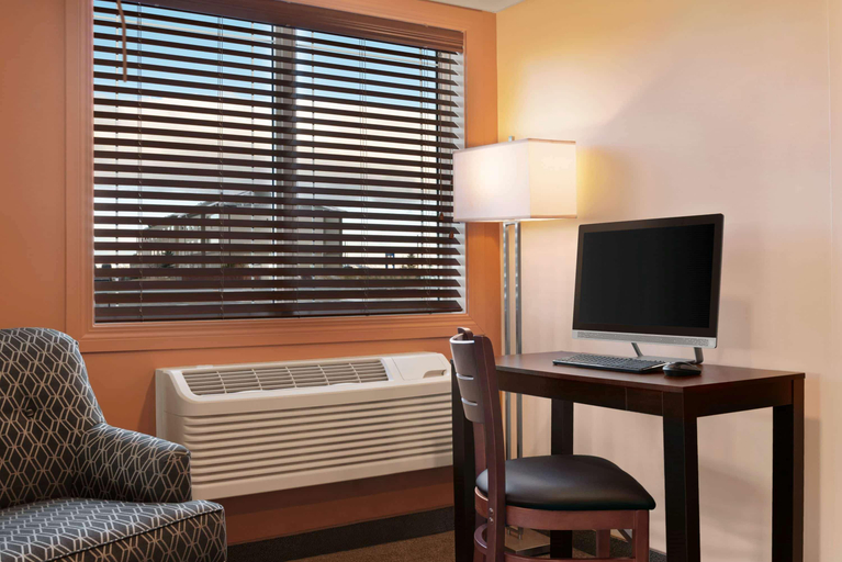 Others 5, Travelodge by Wyndham Pincher Creek, Division No. 3