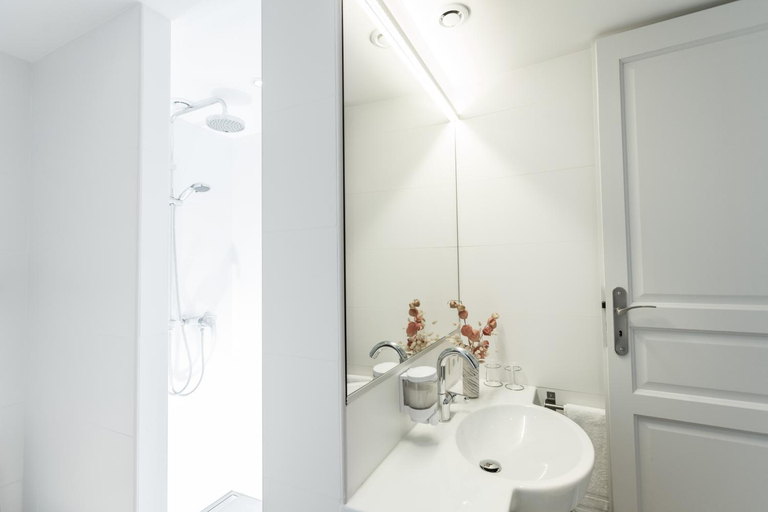 Bathroom 3, Auberge du Cédre, Hérault