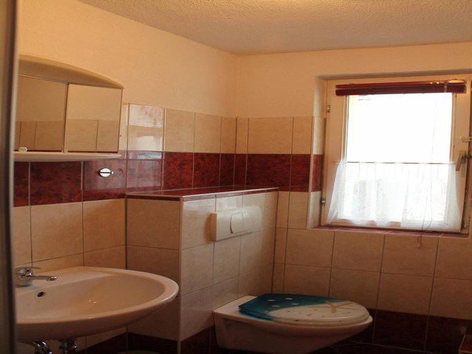 Others 5, Tranquil Bungalow in Alt Bukow, Rostock