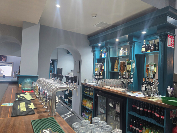 Food & Drinks