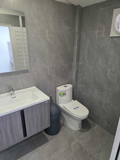Bathroom 4, K2 Seaside Suites, Pattaya