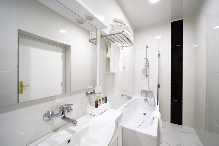 Bathroom, Residence Konstantina Palace, Kazanlak