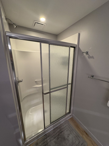 Bathroom 3, Auberge Le Chardo Inn, Prescott and Russell