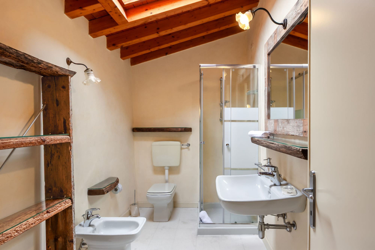 Room 5, Borgo Olivo by Wonderful Italy, Brescia