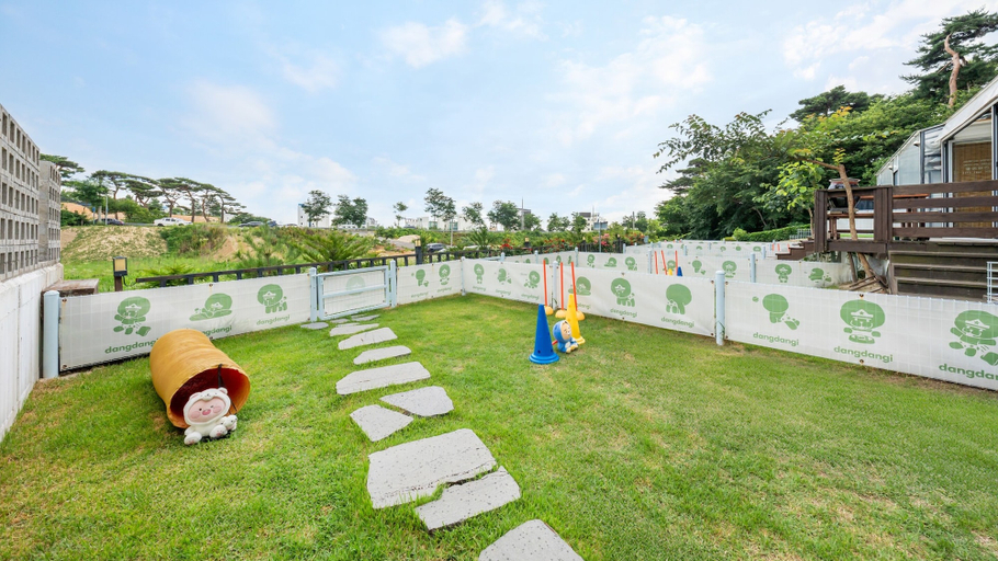 Exterior & Views 2, Gangneung Dangdangi Dog Pension Blue, Gangneung
