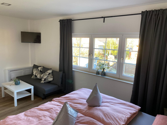 Bedroom 3, Hotel am See, Düren