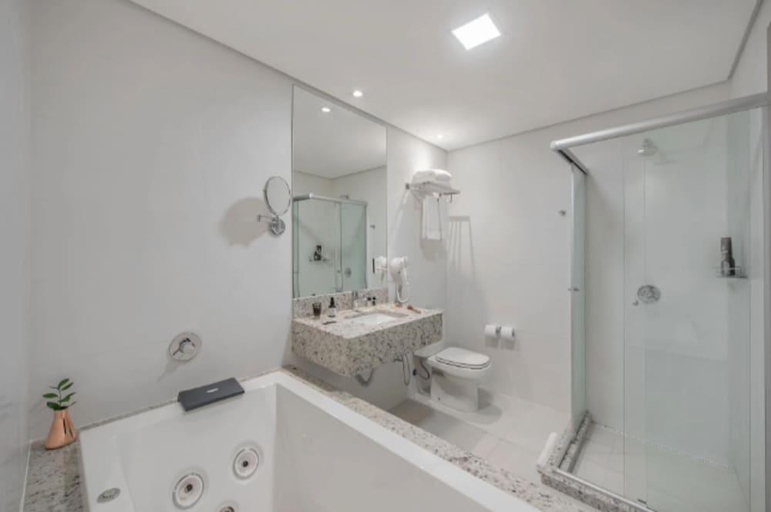 Bathroom 4, Intercity Sao Leopoldo, São Leopoldo