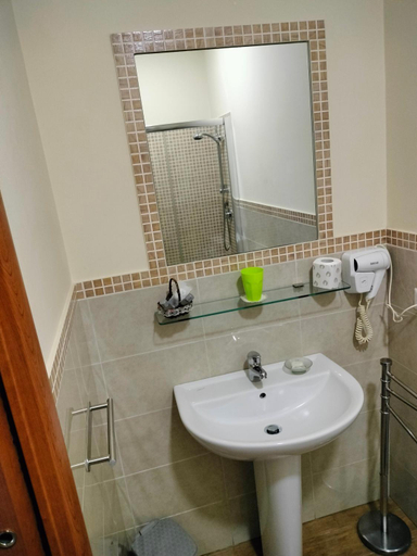 Bathroom 2, B&B Max, Messina