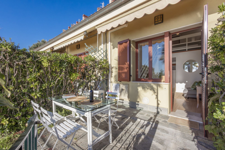 Room 3, Oasis Apartment in Ospedaletti by Wonderful Italy, Imperia