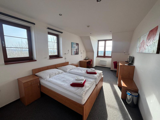 Bedroom 3, Sport relax hotel Na kopecku, Nymburk