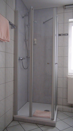Bathroom 4, Hotel Bigger Hof - Wirtshaus Platzhirsch am Jahnplatz, Hochsauerlandkreis