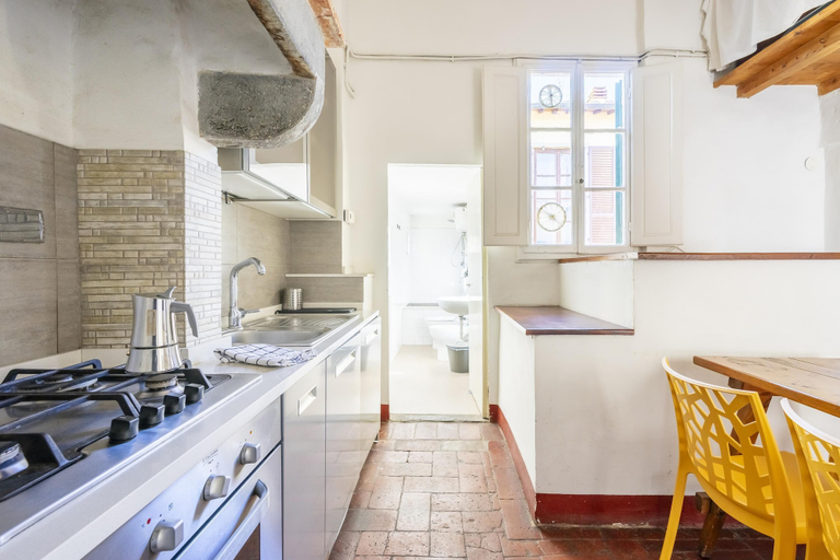 Others 3, Cerchi 3 in Firenze With 2 Bedrooms and 1 Bathrooms, Florence