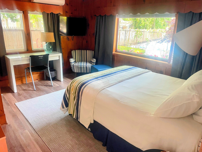 Bedroom 2, Cape Cod Motor Inn, Barnstable
