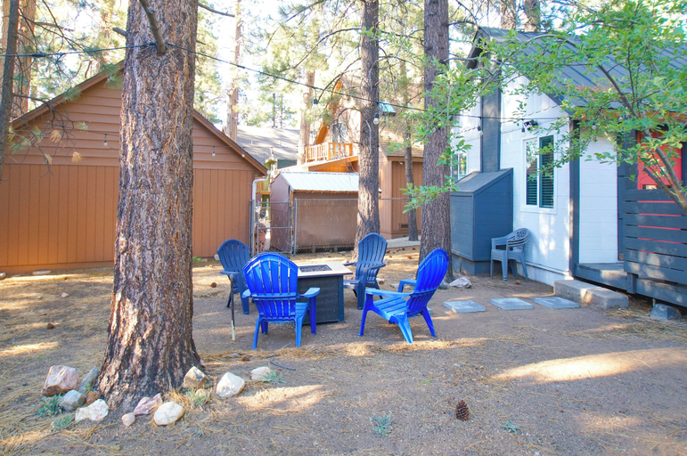 Exterior & Views 2, Cozy Knight Cabin, San Bernardino