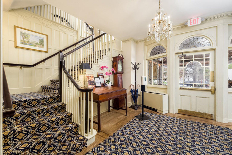 Public Area 3, Simsbury 1820 House, Hartford