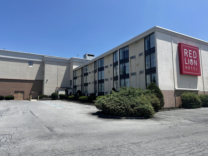 Exterior & Views 2, Red Lion Hotel Harrisburg Hershey, Dauphin