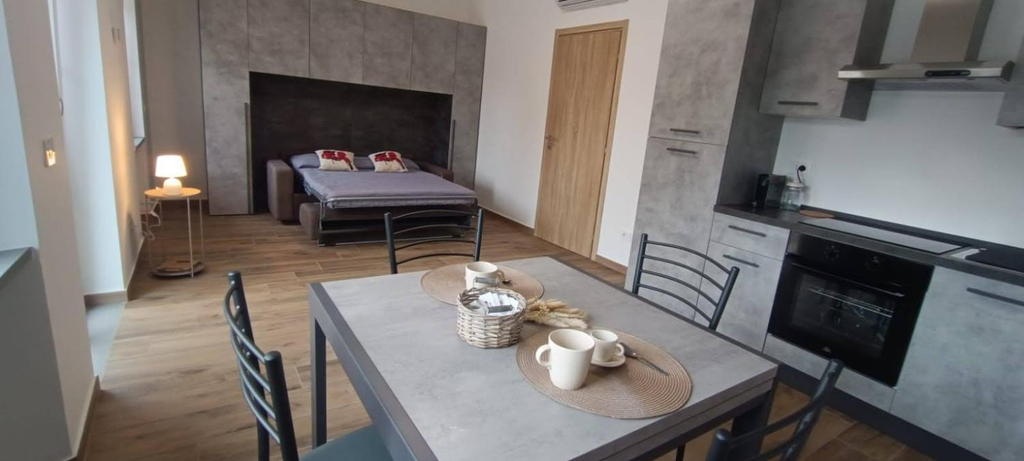 2, Francavilla Home, Milano