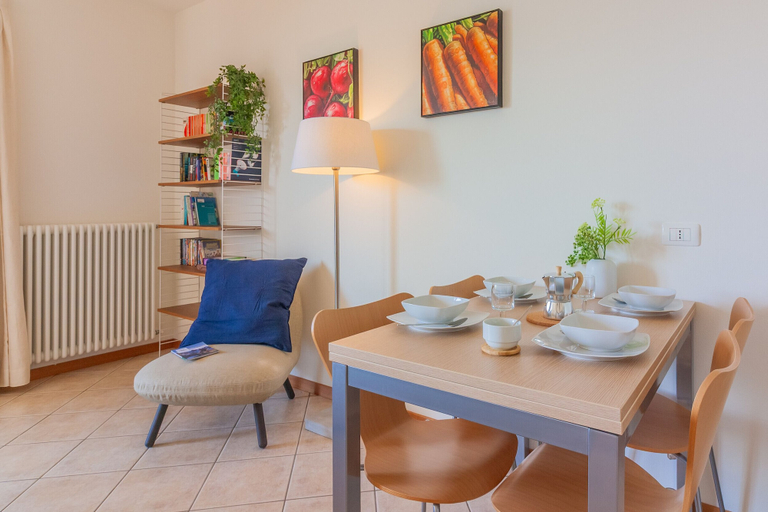 Room 5, Giardino al Tramonto, Lecco