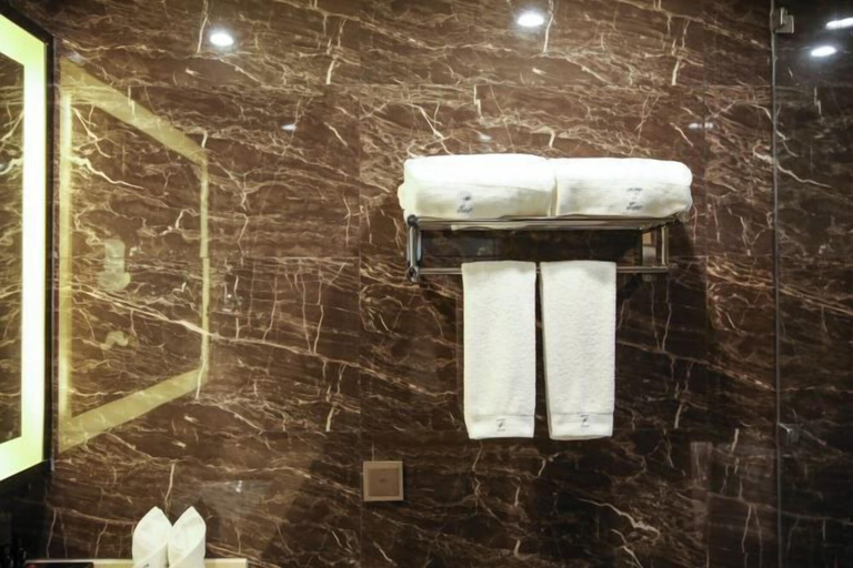 Bathroom 4, Huanuo Xinjinglun International Hotel, Changzhi