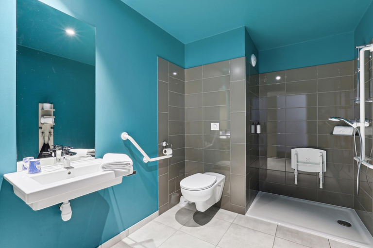 Bathroom 4, Hotel Restaurant AKENA Molinges - La Brocatelle, Jura