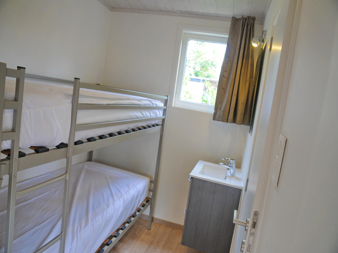 Bedroom 2, Holiday Home in Duruby with Garden BBQ, Luxembourg