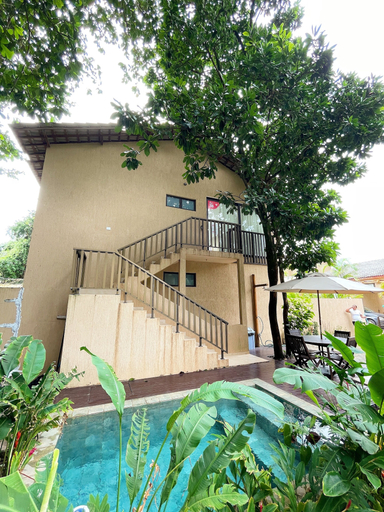 Exterior 13