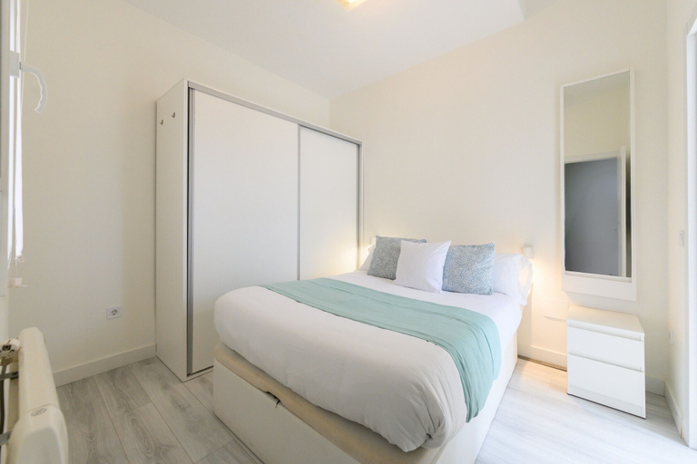 Room 3, M Mdl92 Alquiler Mensual en Madrid Piso Moderno, Madrid