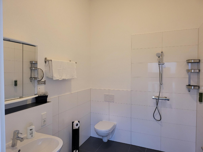 Bathroom 2, Dill-In, Saarlouis