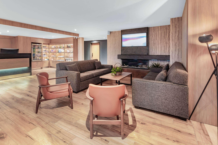 Public Area 3, Super 8 by Wyndham Cornwall, Stormont, Dundas and Glengarry