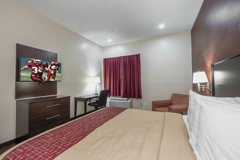 Bedroom 3, Rodeway Inn, Rankin