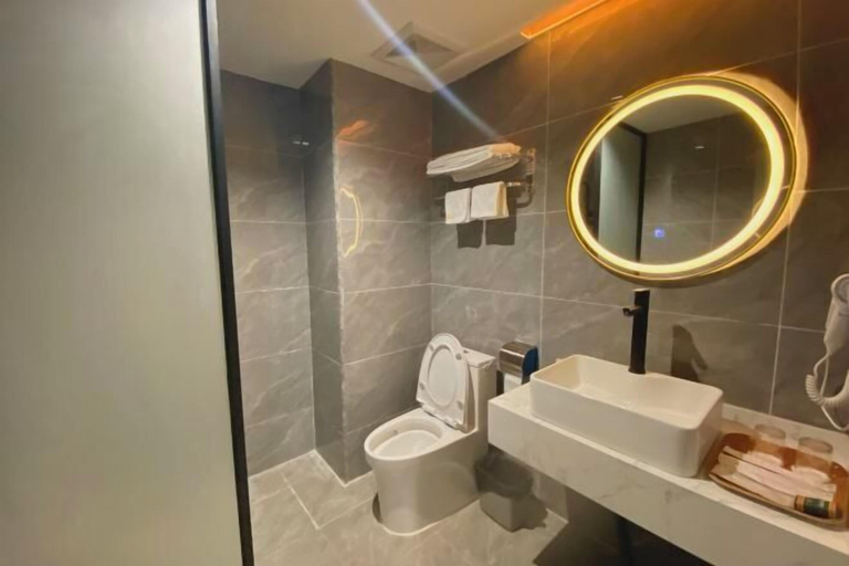 Bathroom 5, Junyiju Apartment Hostel, Dongguan