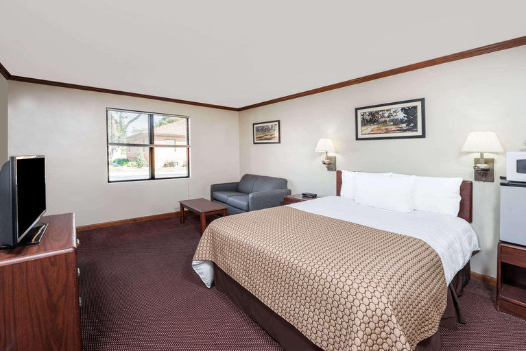 Bedroom 3, Knights Inn Jacksonville, Morgan