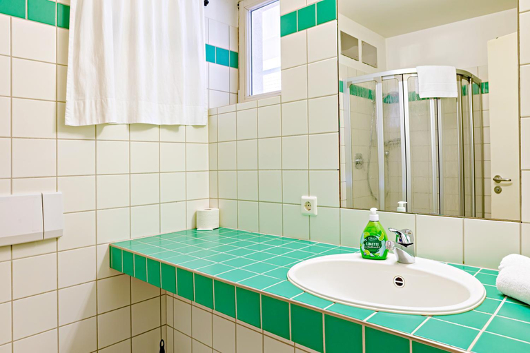 Bathroom, Frankische Landherberge, Hotel Garni, Coburg