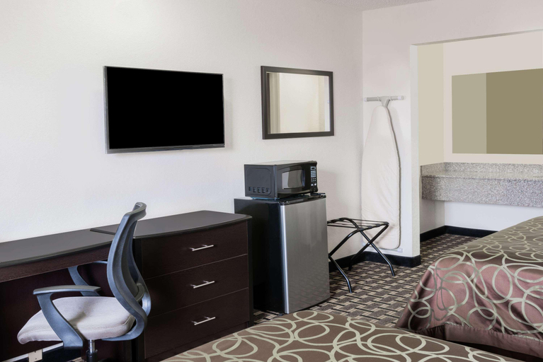 Bedroom 3, Knights Inn Slaton, Lubbock