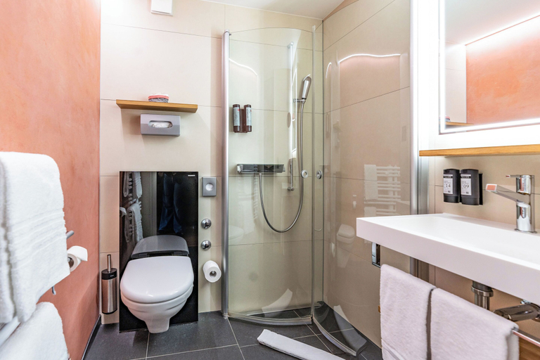 Bathroom 4, Tailormade Hotel KRONE Sarnen, Obwalden