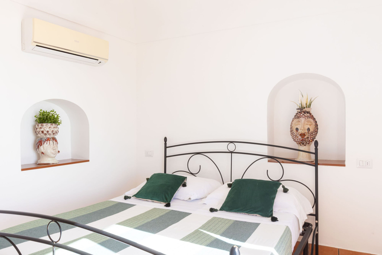 Room 5, Casa Satriano Attic in Positano, Salerno