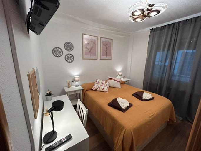 Bedroom 5, Rooms Pontones, Madrid
